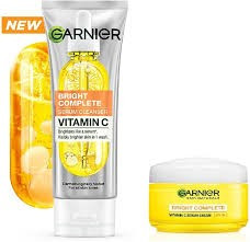 GARNlER Vitamin C+ Serum Face Wash Brightening & Tan Removal Gentle Cleanser (100g)
